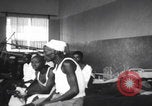 Immagine di Arresti di blocchi stradali nella zona di guerra del Congo Africa centrale, 1960, secondo 26 filmato di repertorio 65675080230
