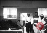 Immagine di Arresti di blocchi stradali nella zona di guerra del Congo Africa centrale, 1960, secondo 30 filmato di repertorio 65675080230