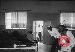 Immagine di Arresti di blocchi stradali nella zona di guerra del Congo Africa centrale, 1960, secondo 32 filmato di repertorio 65675080230