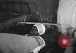 Immagine di Arresti di blocchi stradali nella zona di guerra del Congo Africa centrale, 1960, secondo 35 filmato di repertorio 65675080230