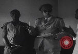 Immagine di Arresti di blocchi stradali nella zona di guerra del Congo Africa centrale, 1960, secondo 39 filmato di repertorio 65675080230