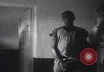 Immagine di Arresti di blocchi stradali nella zona di guerra del Congo Africa centrale, 1960, secondo 40 filmato di repertorio 65675080230