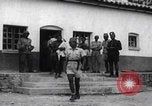 Immagine di Arresti di blocchi stradali nella zona di guerra del Congo Africa centrale, 1960, secondo 47 filmato di repertorio 65675080230