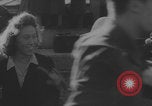 Standbild Freigelassene deutsche Kriegsgefangene kehren nach Hause zurück Deutschland, 1942, aus Sekunde 36 historischem Filmmaterial Videoclip 65675080266