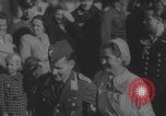 Standbild Freigelassene deutsche Kriegsgefangene kehren nach Hause zurück Deutschland, 1942, aus Sekunde 52 historischem Filmmaterial Videoclip 65675080266