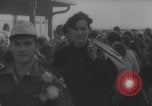 Standbild Freigelassene deutsche Kriegsgefangene kehren nach Hause zurück Deutschland, 1942, aus Sekunde 54 historischem Filmmaterial Videoclip 65675080266