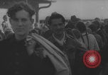 Standbild Freigelassene deutsche Kriegsgefangene kehren nach Hause zurück Deutschland, 1942, aus Sekunde 55 historischem Filmmaterial Videoclip 65675080266