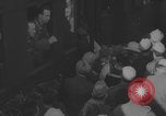 Standbild Freigelassene deutsche Kriegsgefangene kehren nach Hause zurück Deutschland, 1942, aus Sekunde 57 historischem Filmmaterial Videoclip 65675080266
