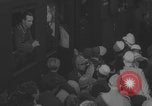 Standbild Freigelassene deutsche Kriegsgefangene kehren nach Hause zurück Deutschland, 1942, aus Sekunde 58 historischem Filmmaterial Videoclip 65675080266