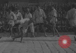 Standbild Demonstration deutscher Judokas Dresden Deutschland, 1942, aus Sekunde 9 historischem Filmmaterial Videoclip 65675080267