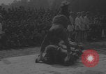 Standbild Demonstration deutscher Judokas Dresden Deutschland, 1942, aus Sekunde 26 historischem Filmmaterial Videoclip 65675080267