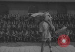 Standbild Demonstration deutscher Judokas Dresden Deutschland, 1942, aus Sekunde 33 historischem Filmmaterial Videoclip 65675080267