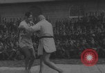Standbild Demonstration deutscher Judokas Dresden Deutschland, 1942, aus Sekunde 38 historischem Filmmaterial Videoclip 65675080267