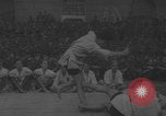 Standbild Demonstration deutscher Judokas Dresden Deutschland, 1942, aus Sekunde 45 historischem Filmmaterial Videoclip 65675080267