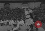 Standbild Demonstration deutscher Judokas Dresden Deutschland, 1942, aus Sekunde 55 historischem Filmmaterial Videoclip 65675080267