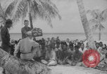 Standbild Ben Wyatt Eingeborene des Bikini-Atolls Bikini-Atoll, Marshal Islands, 1946, aus Sekunde 3 historischem Filmmaterial Videoclip 65675080272