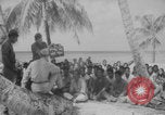 Standbild Ben Wyatt Eingeborene des Bikini-Atolls Bikini-Atoll, Marshal Islands, 1946, aus Sekunde 5 historischem Filmmaterial Videoclip 65675080272