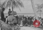 Standbild Ben Wyatt Eingeborene des Bikini-Atolls Bikini-Atoll, Marshal Islands, 1946, aus Sekunde 6 historischem Filmmaterial Videoclip 65675080272