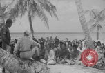 Standbild Ben Wyatt Eingeborene des Bikini-Atolls Bikini-Atoll, Marshal Islands, 1946, aus Sekunde 9 historischem Filmmaterial Videoclip 65675080272