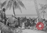 Standbild Ben Wyatt Eingeborene des Bikini-Atolls Bikini-Atoll, Marshal Islands, 1946, aus Sekunde 11 historischem Filmmaterial Videoclip 65675080272