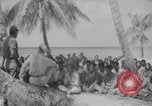 Standbild Ben Wyatt Eingeborene des Bikini-Atolls Bikini-Atoll, Marshal Islands, 1946, aus Sekunde 12 historischem Filmmaterial Videoclip 65675080272