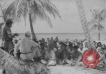 Standbild Ben Wyatt Eingeborene des Bikini-Atolls Bikini-Atoll, Marshal Islands, 1946, aus Sekunde 29 historischem Filmmaterial Videoclip 65675080272