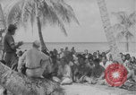 Standbild Ben Wyatt Eingeborene des Bikini-Atolls Bikini-Atoll, Marshal Islands, 1946, aus Sekunde 30 historischem Filmmaterial Videoclip 65675080272