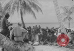Standbild Ben Wyatt Eingeborene des Bikini-Atolls Bikini-Atoll, Marshal Islands, 1946, aus Sekunde 31 historischem Filmmaterial Videoclip 65675080272