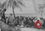 Standbild Ben Wyatt Eingeborene des Bikini-Atolls Bikini-Atoll, Marshal Islands, 1946, aus Sekunde 34 historischem Filmmaterial Videoclip 65675080272