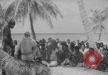 Standbild Ben Wyatt Eingeborene des Bikini-Atolls Bikini-Atoll, Marshal Islands, 1946, aus Sekunde 35 historischem Filmmaterial Videoclip 65675080272