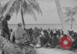 Standbild Ben Wyatt Eingeborene des Bikini-Atolls Bikini-Atoll, Marshal Islands, 1946, aus Sekunde 37 historischem Filmmaterial Videoclip 65675080272
