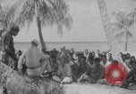 Standbild Ben Wyatt Eingeborene des Bikini-Atolls Bikini-Atoll, Marshal Islands, 1946, aus Sekunde 39 historischem Filmmaterial Videoclip 65675080272