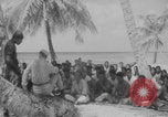 Standbild Ben Wyatt Eingeborene des Bikini-Atolls Bikini-Atoll, Marshal Islands, 1946, aus Sekunde 40 historischem Filmmaterial Videoclip 65675080272