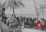 Standbild Ben Wyatt Eingeborene des Bikini-Atolls Bikini-Atoll, Marshal Islands, 1946, aus Sekunde 45 historischem Filmmaterial Videoclip 65675080272