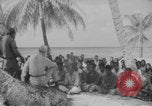 Standbild Ben Wyatt Eingeborene des Bikini-Atolls Bikini-Atoll, Marshal Islands, 1946, aus Sekunde 46 historischem Filmmaterial Videoclip 65675080272