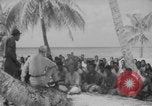 Standbild Ben Wyatt Eingeborene des Bikini-Atolls Bikini-Atoll, Marshal Islands, 1946, aus Sekunde 47 historischem Filmmaterial Videoclip 65675080272