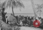 Standbild Ben Wyatt Eingeborene des Bikini-Atolls Bikini-Atoll, Marshal Islands, 1946, aus Sekunde 48 historischem Filmmaterial Videoclip 65675080272