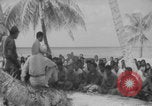 Standbild Ben Wyatt Eingeborene des Bikini-Atolls Bikini-Atoll, Marshal Islands, 1946, aus Sekunde 52 historischem Filmmaterial Videoclip 65675080272