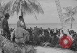 Standbild Ben Wyatt Eingeborene des Bikini-Atolls Bikini-Atoll, Marshal Islands, 1946, aus Sekunde 53 historischem Filmmaterial Videoclip 65675080272
