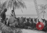 Standbild Ben Wyatt Eingeborene des Bikini-Atolls Bikini-Atoll, Marshal Islands, 1946, aus Sekunde 57 historischem Filmmaterial Videoclip 65675080272