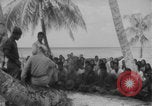 Standbild Ben Wyatt Eingeborene des Bikini-Atolls Bikini-Atoll, Marshal Islands, 1946, aus Sekunde 59 historischem Filmmaterial Videoclip 65675080272