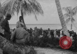 Standbild Ben Wyatt Eingeborene des Bikini-Atolls Bikini-Atoll, Marshal Islands, 1946, aus Sekunde 60 historischem Filmmaterial Videoclip 65675080272
