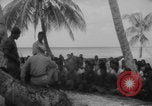 Standbild Ben Wyatt Eingeborene des Bikini-Atolls Bikini-Atoll, Marshal Islands, 1946, aus Sekunde 62 historischem Filmmaterial Videoclip 65675080272