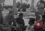 Standbild Evakuierung des Bikini-Atolls Bikini-Atoll, Marshal Islands, 1946, aus Sekunde 4 historischem Filmmaterial Videoclip 65675080274