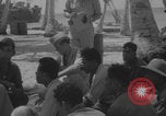 Standbild Evakuierung des Bikini-Atolls Bikini-Atoll, Marshal Islands, 1946, aus Sekunde 11 historischem Filmmaterial Videoclip 65675080274
