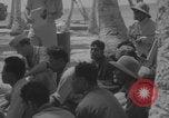 Standbild Evakuierung des Bikini-Atolls Bikini-Atoll, Marshal Islands, 1946, aus Sekunde 12 historischem Filmmaterial Videoclip 65675080274