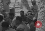 Standbild Evakuierung des Bikini-Atolls Bikini-Atoll, Marshal Islands, 1946, aus Sekunde 13 historischem Filmmaterial Videoclip 65675080274