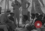 Standbild Evakuierung des Bikini-Atolls Bikini-Atoll, Marshal Islands, 1946, aus Sekunde 16 historischem Filmmaterial Videoclip 65675080274