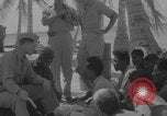 Standbild Evakuierung des Bikini-Atolls Bikini-Atoll, Marshal Islands, 1946, aus Sekunde 17 historischem Filmmaterial Videoclip 65675080274