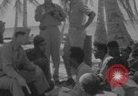 Standbild Evakuierung des Bikini-Atolls Bikini-Atoll, Marshal Islands, 1946, aus Sekunde 19 historischem Filmmaterial Videoclip 65675080274